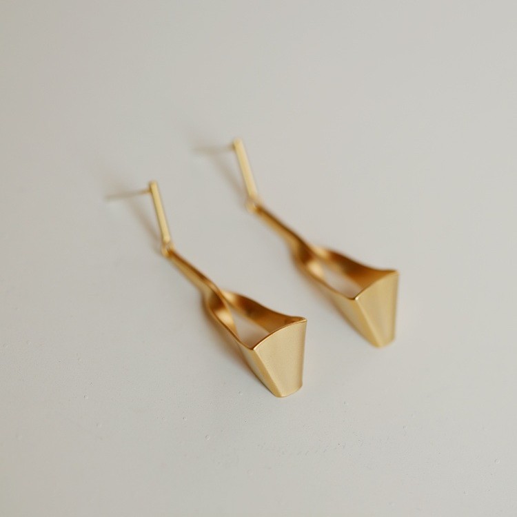Matte golden geometric retro earrings