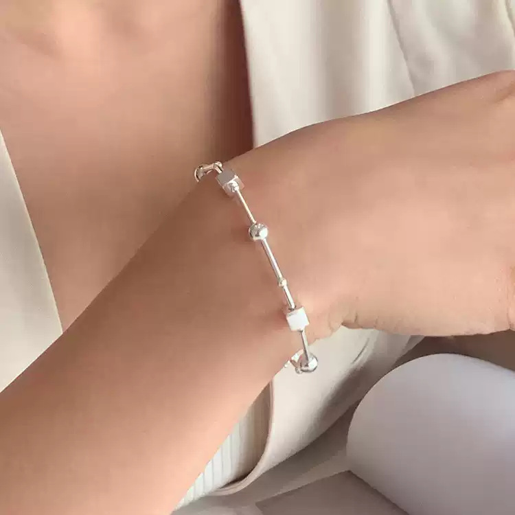 Geometric Square Peas Bracelet Women's Simple All-match Fashion Stacked Elegant High-end Sense Bracelet Ins Personalized Bracelet Geometric Square Peas Bracelet Women's Simple All-match Fashion Stacked Elegant High-end Sense Bracelet Ins Personalized Bracelet