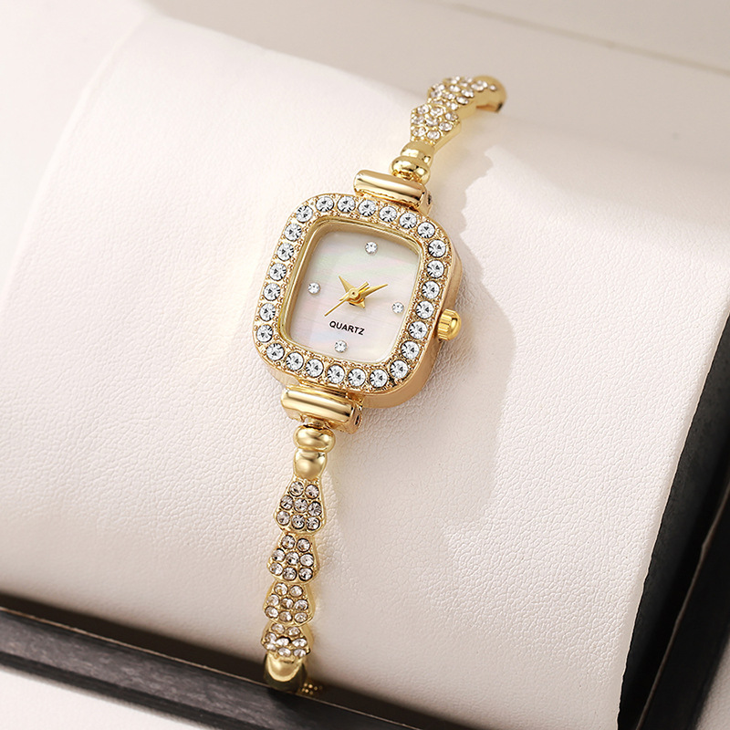 Cross-Border New Small Square Watch for Girls, Quartz Watch, Temperament, Ladies Bracelet Watch, Junior High School Student Watch