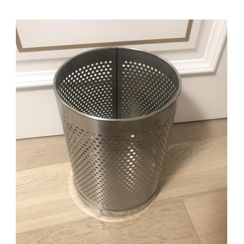 Perforated Stainless Steel Trash Can with Holes, Hollowed-Out Guest Room Bathroom, Thickened Lidless Round Wastebasket for Home Bathroom