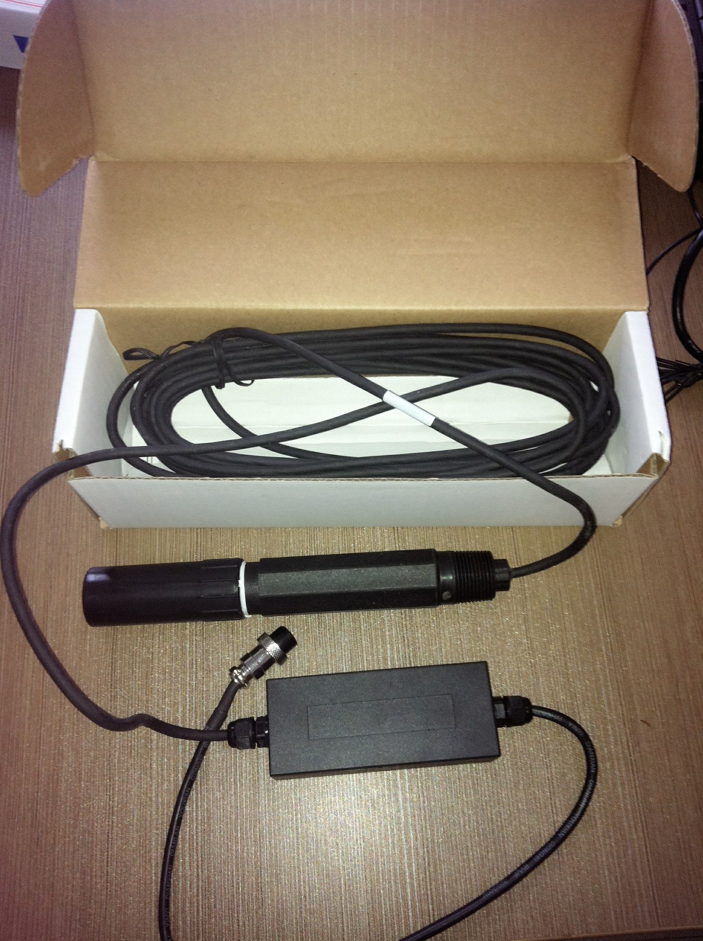 浦予厂家直供PH数字传感器PH和温度RS485二路输出