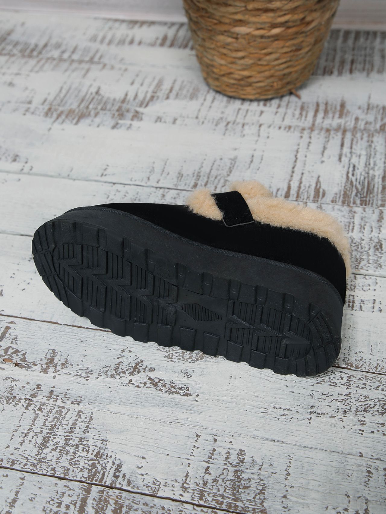 Muffin thick sole woolen shoes winter new wear round head warm and fluffy fashion casual cotton shoes_viptrois.com