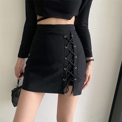 Stylish High-Waisted Black Semi-Skirt for Women, Design-Oriented, Niche, Strap Tight Bodycon A-Line Ultra-Short Skirt, Summer Trend