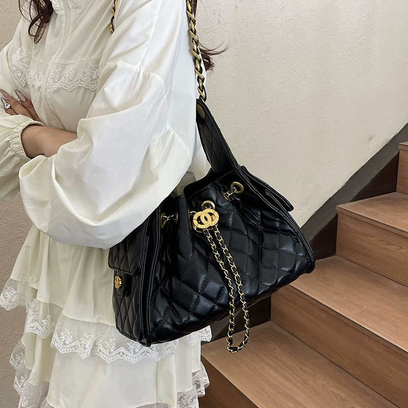 Сумка на одно плечо, летняя серебристо-черная сумка через плечо, в стиле Chanel, сумка с цепочкой