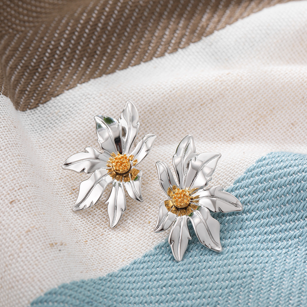 13g Weight Titanium Steel Ear Needle Material Ear Studs Classification 1 Pair Quantity Daily Occasion Titanium Steel Material Flower Pattern All Seasons Season Women's Gender Polished Finish Mixed Metal, Plating Design Elegant Style 1 Pair Elegant Flower Mixed Metal Plating Titanium Steel Ear Studs 14