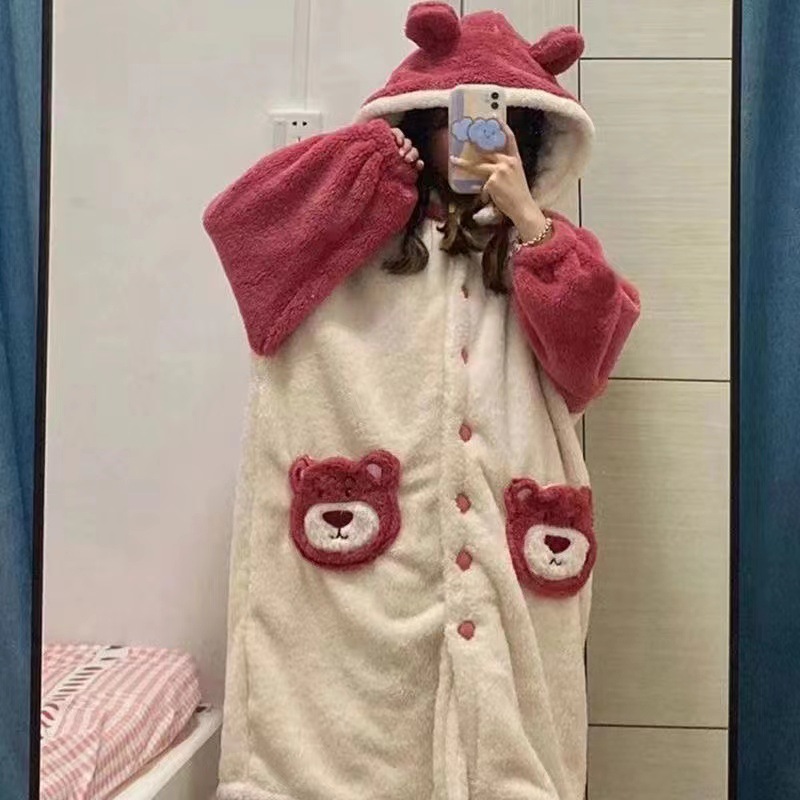 산호 양털 딸기 주머니 곰 잠옷 여성의 가을과 겨울 두꺼운 잠옷 긴 귀여운 바깥 옷 홈 세트