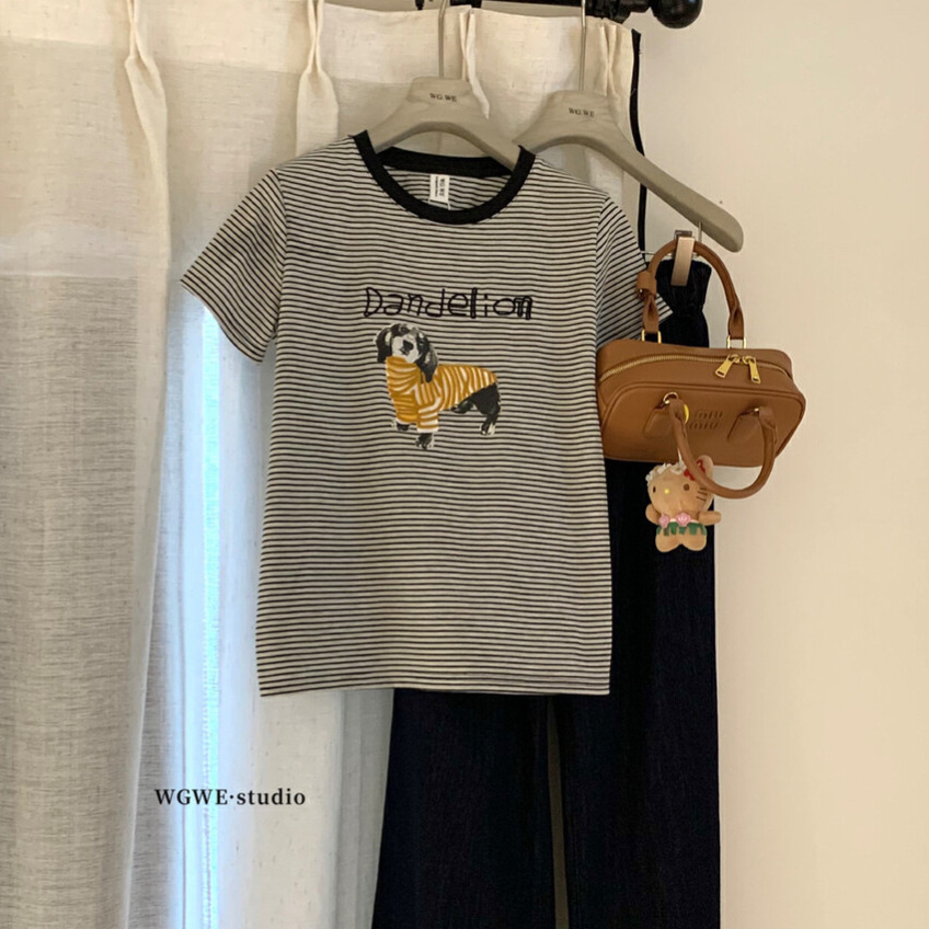 WGWE Korean Bordado Versión suelta Camiseta de manga corta a rayas Mujer 2025 Verano Nuevo estilo Casual Todo-fósforo Top W5201