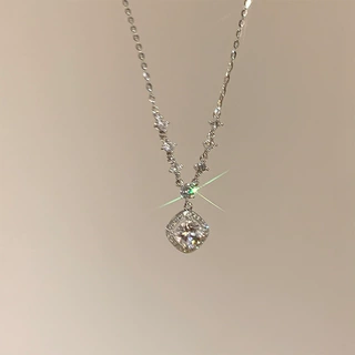 钛钢方糖项链女款轻奢小众设计高级感闺蜜气质锁骨链时尚百搭颈链