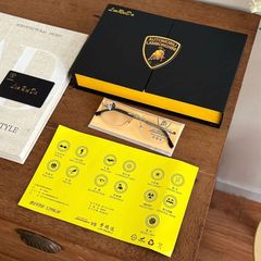 新しくアップグレードされたランボルギーニ共同ブランド老眼鏡オートズーム老眼鏡本物の抗青色光ブラックテクノロジー