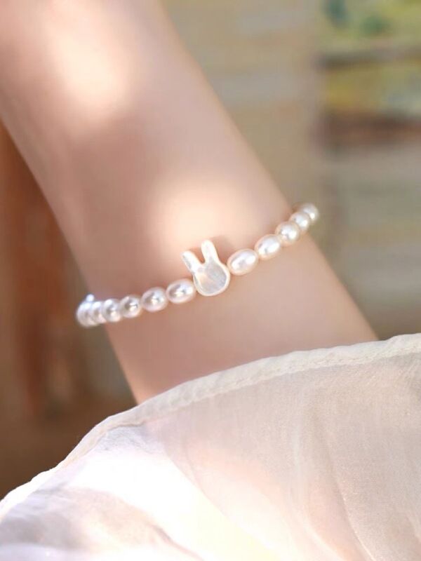 Cute Rabbit Natural Freshwater Real Pearl Bracelet White Butterfly Shell Little Rabbit Sterling Silver Does Not Fade, Sweet and Gentle for Girls
