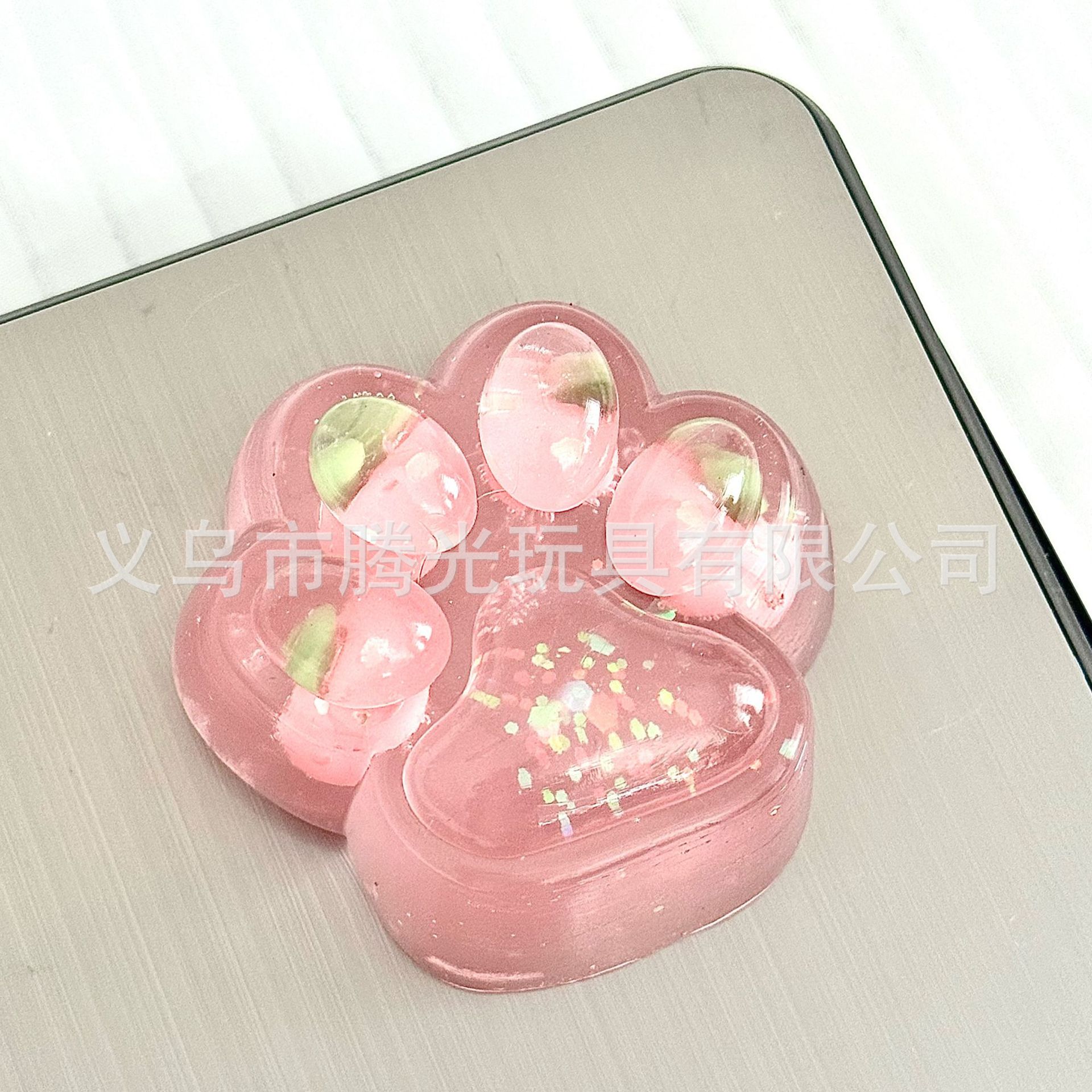 딸기 고양이 발톱