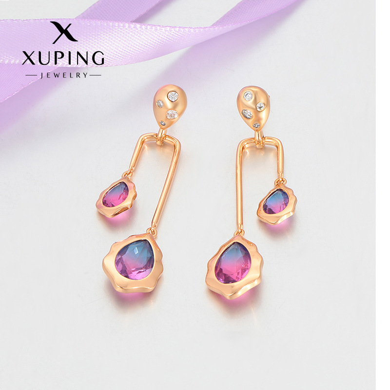 Xuping moda serie de aretes de aretes de lujo ligero tipo gota de agua de geometría aleación de cobre temperamento viento elegante aretes al por mayor mujeres