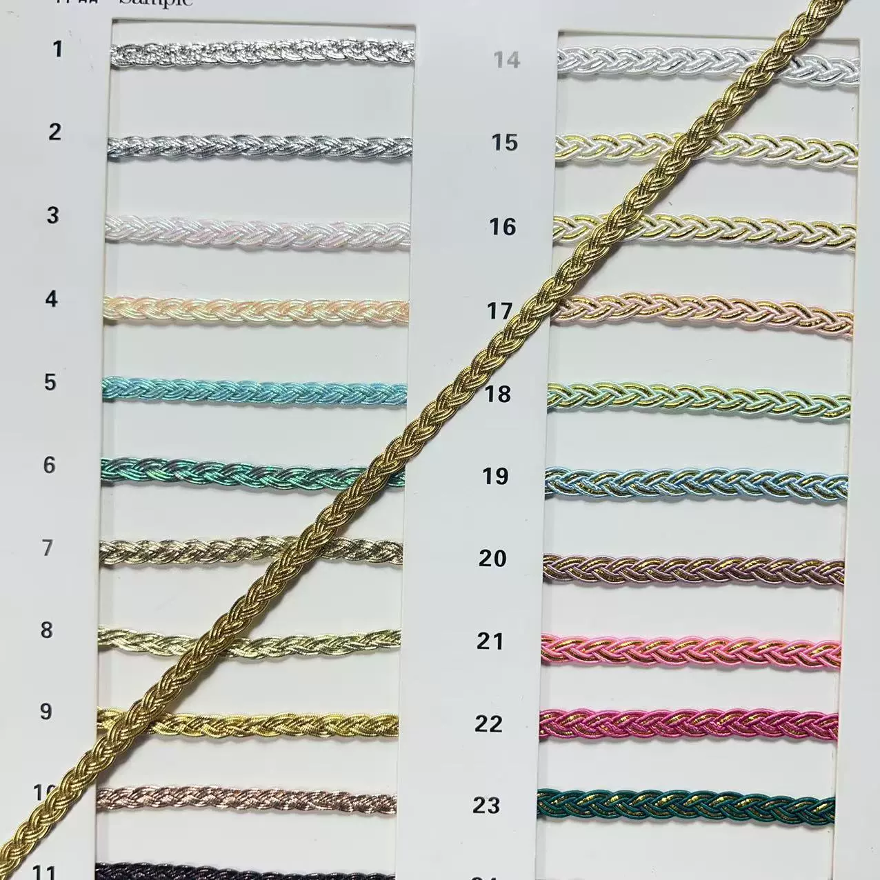 Manufacturer's all-gold bone three-strand braided lace, twist braided lace, small fragrant style ribbon decorative lace