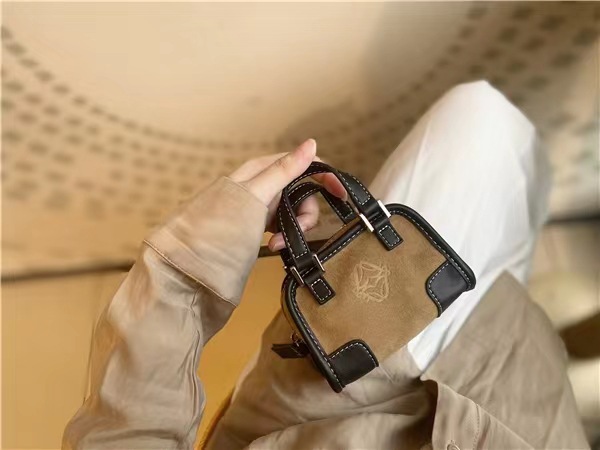 2023 Cross-Border New Retro Second-Hand Bag Frosted Tote Mini Cylindrical Women's Bag High-End Niche Cross-Body