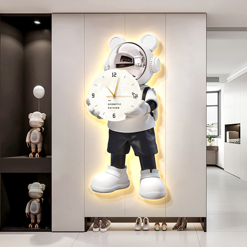 Interessante dibujos animados astronautas porche decoración alta sensación cálida silenciosa reloj colgar pintura de la pared del pasillo pintura de la lámpara