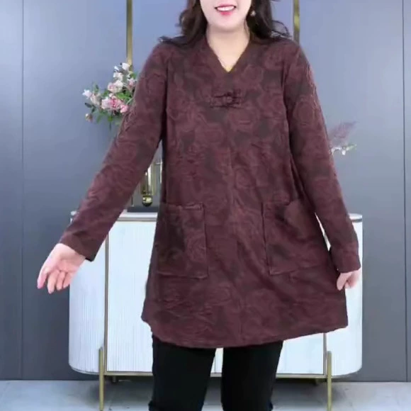 Осенне-зимняя женская одежда в китайском стиле: элегантная флисовая жаккардовая футболка на пуговицах, повседневная, свободного кроя, больших размеров, для женщин среднего возраста.