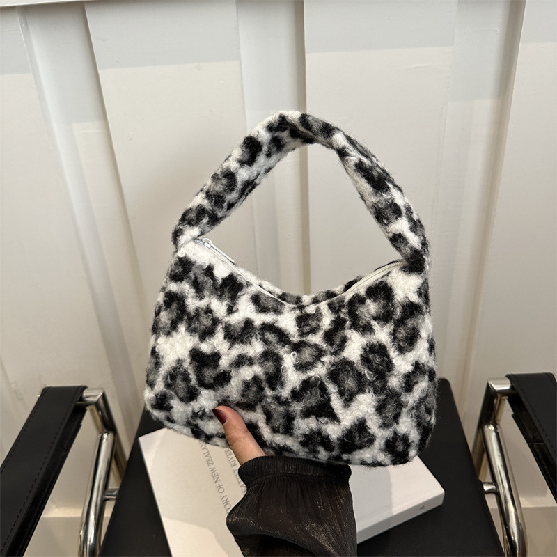 Bolso popular este año 2024 otoño nueva moda personalidad bolso de hombro de lana estampado leopardo retro bolso de lana