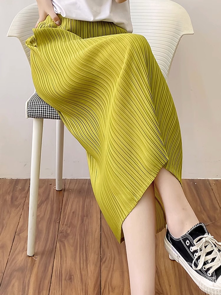 Miyake-Style Pleated Skirt 2024 Summer Green Pleated Skirt for Women with Slit, Petite High-Waisted Skirt with Large Hem
