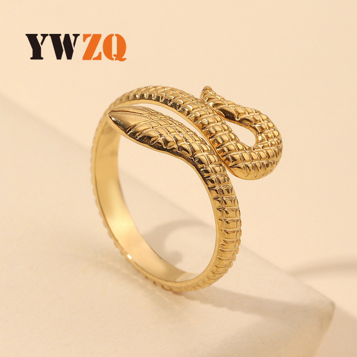 Transfronterizo nueva pulsera de acero inoxidable personalizada fundición hidráulica anillo de acero de titanio pequeña serpiente apertura ajustable fabricante