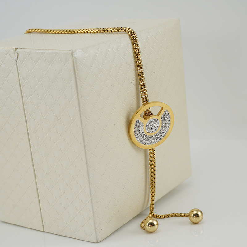 Cadena de suéter transfronteriza de acero inoxidable europeo y americano para mujer Collar largo de acero de titanio de diamante de oro de 18 quilates para mujer Otoño e Invierno