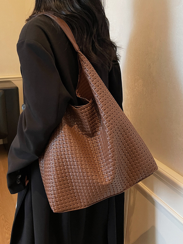 秋冬季复古编织纹包包女2025新款时尚通勤单肩包休闲水桶包托特包|undefined