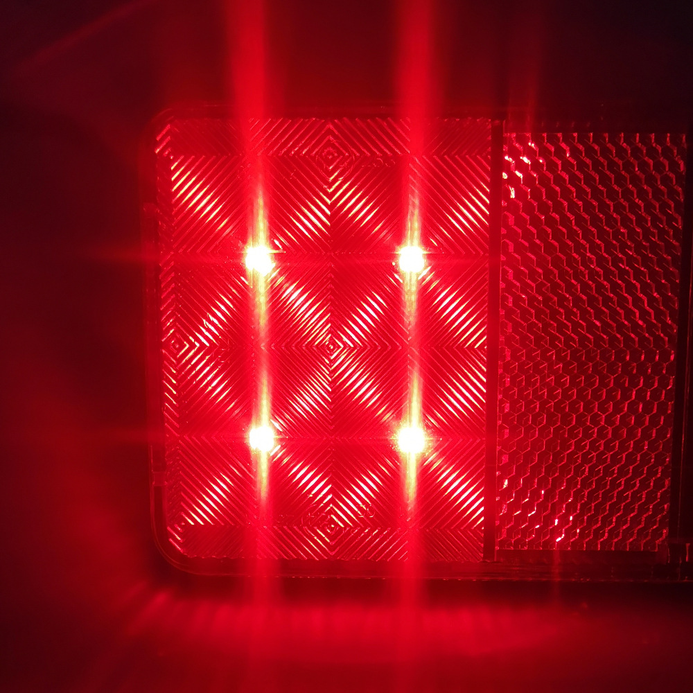 Aplicable a la luz trasera del camión japonés LED luz trasera Venta caliente al por mayor de alta calidad