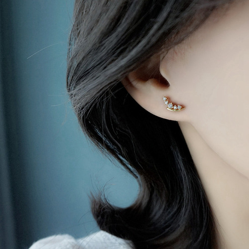 Shiny zircon stud earrings for women at work, simple, compact, mini temperament, meteor small row diamond earrings, no need to take them off when sleeping
