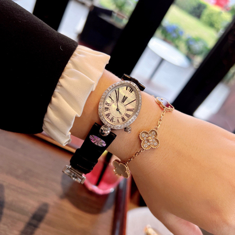 微商代発対外貿易新型ハト卵ナポリ女王石英腕時計ファッショントレンド楕円形女性時計