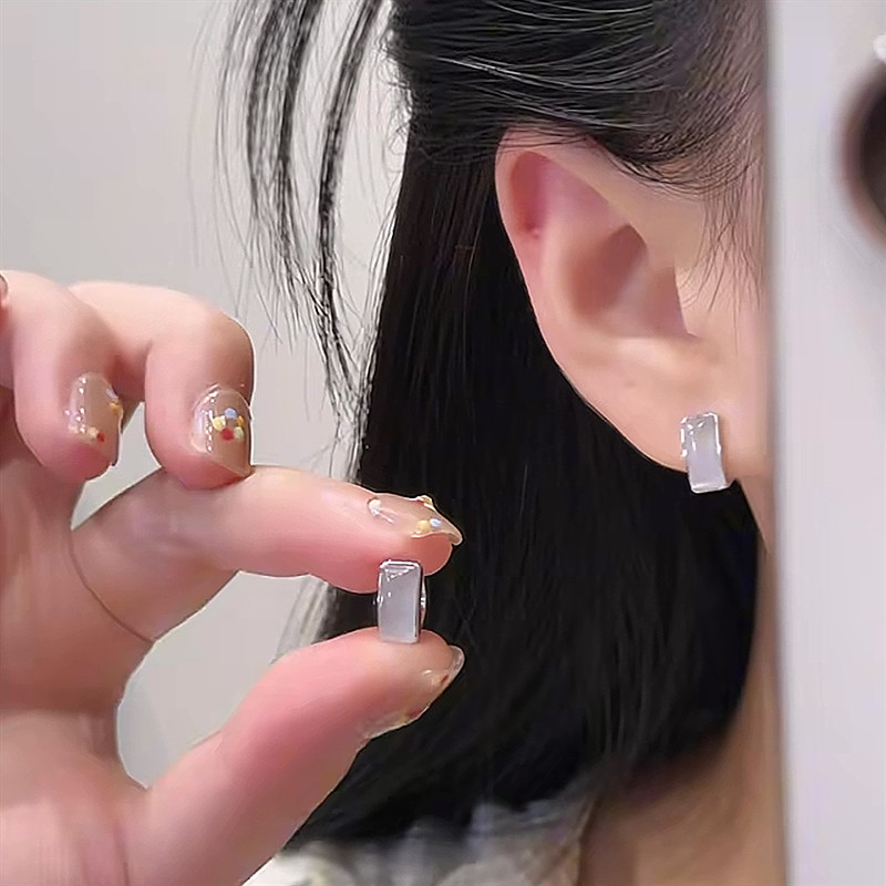 Clear Cat's Eye Stone Stud Earrings Minimalist Style For Women_voghion.com