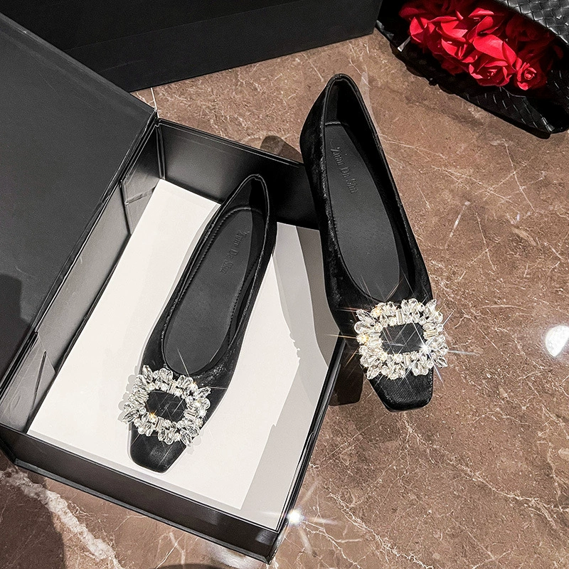 Однослойные туфли с квадратной пряжкой, женские туфли-лодочки с плоским низким горлом 2024, весна и осень, новые универсальные туфли из мягкой кожи с квадратным носком, женские туфли больших размеров 41-43