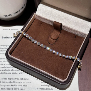 �r���p����צ�ٽz�ǳ������朸߼��б��W���İ˼���̼��ʯŮ