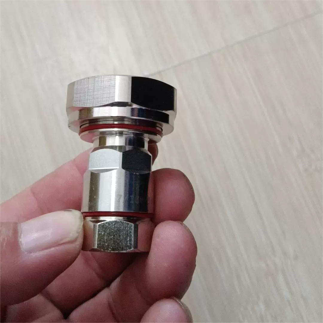 Источник Factory L29 адаптер мужской Source Factory