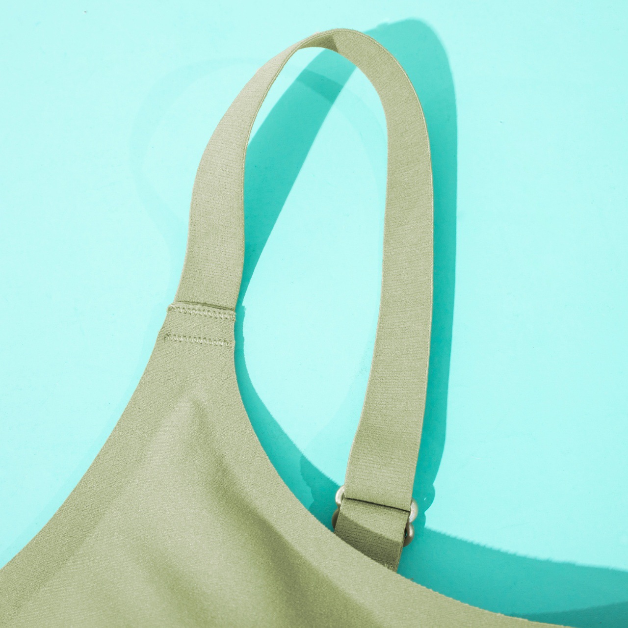 Pequeña cintura de hombro de cuello redondo jalea ropa interior damas sin marcas sin anillo de acero sujetador cerrado anti-caída sujetador de copa fija