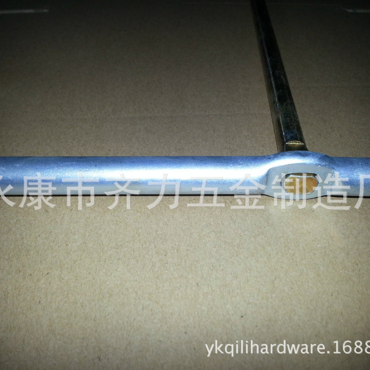 ����ֱ����Ӧ������ֽӸ���װ������ҡ�ˣ���Ͳ����