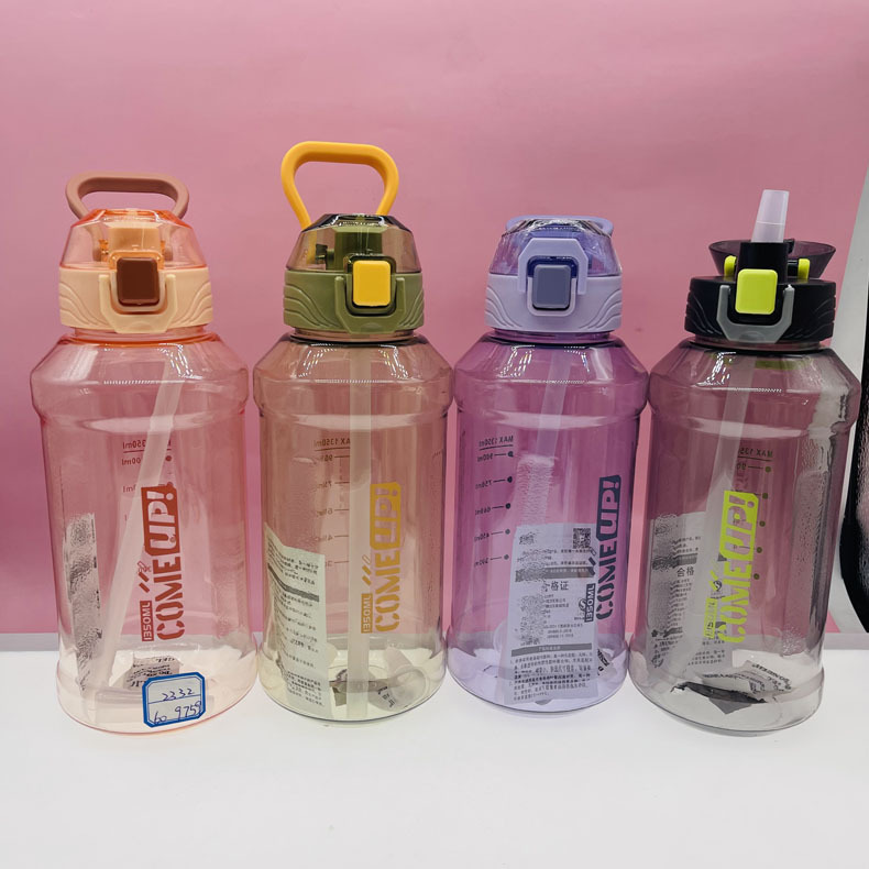 Qitong2332 verano nueva taza de plástico 13500ml rebote deportes cubo las mujeres fitness internet celebridad paja agua