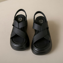 2025春夏新款韩版交叉带露趾简约沙滩凉鞋网红厚底松紧带软底凉鞋