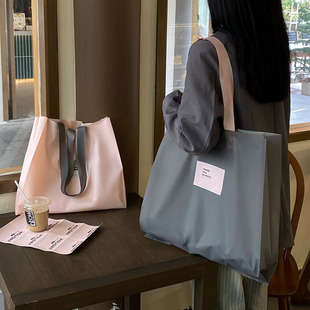 Clothing store with frosted handbag clothes packaging packing with shopping bags plastic gift bags thick wholesale spot