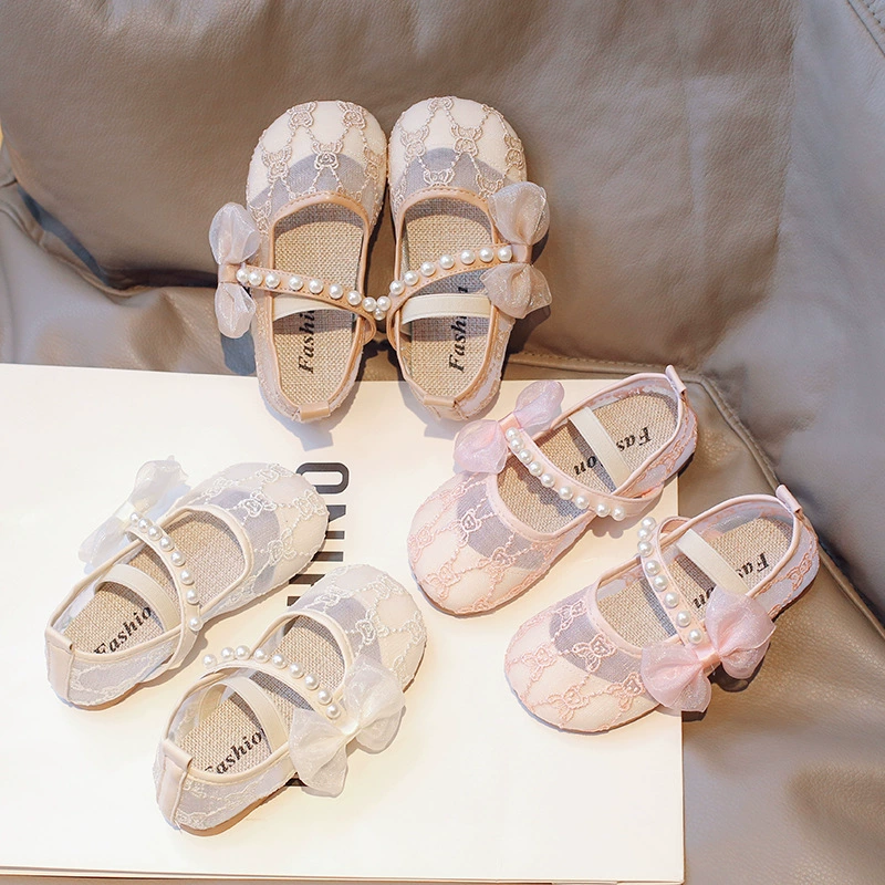 Обувь Hanfu для девочек, весенние и летние лоферы с вырезами, детские сандалии принцессы в китайском стиле с мягкой подошвой и вышивкой в ​​древнем стиле.