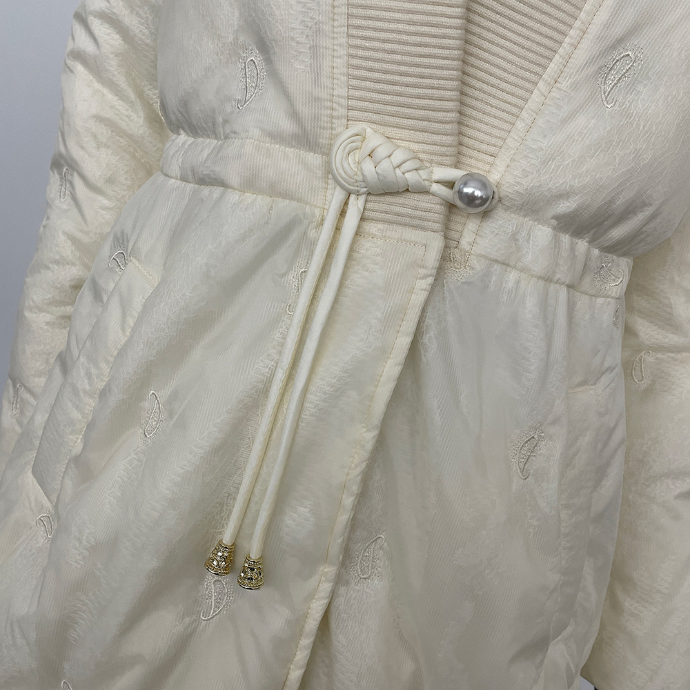 Abbigliamento da donna Giacca da donna di media lunghezza con vita sottile e giacca da donna in piumino d'anatra bianco di alta qualità con stile e nuovo ricamo sul collo a V_voghion.com