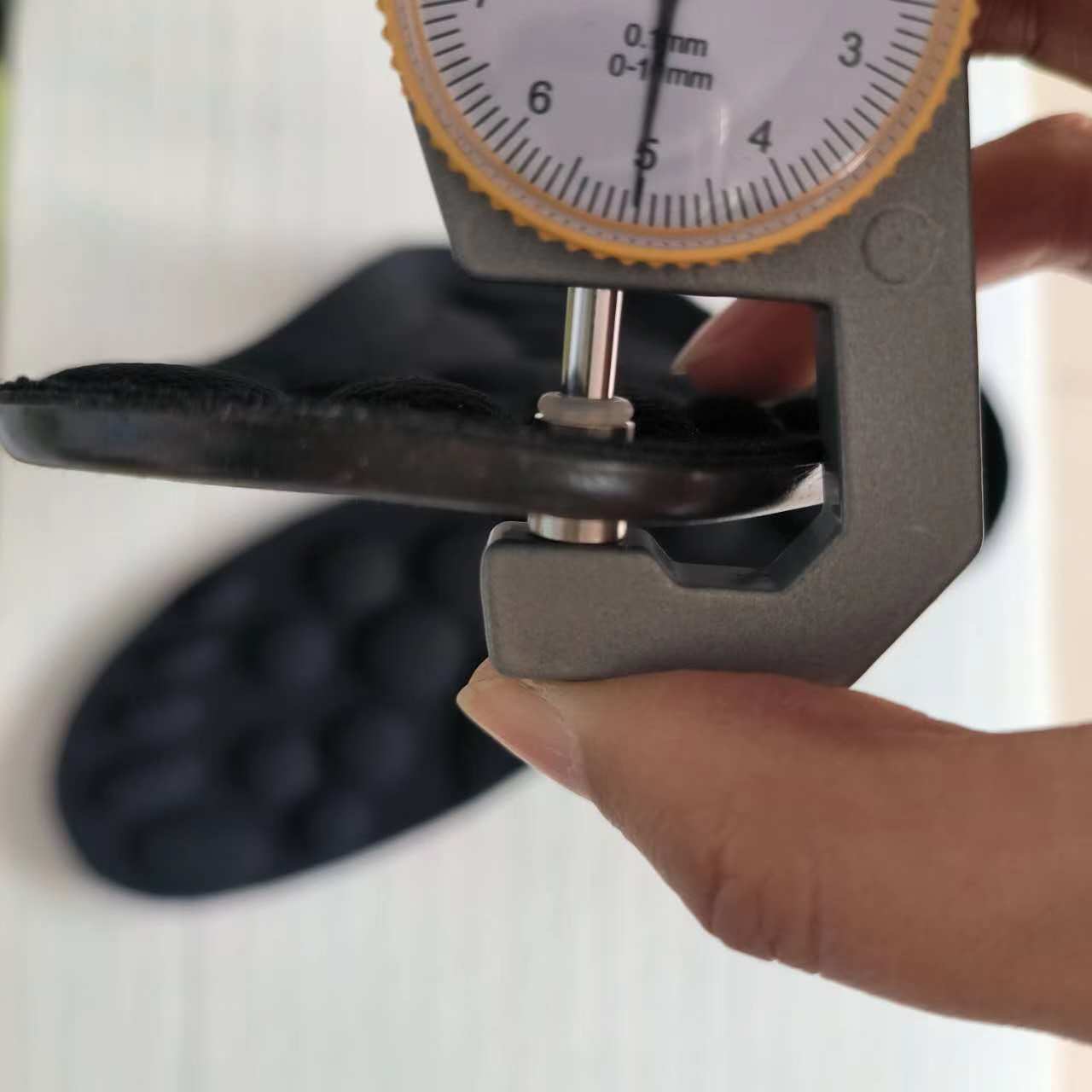 防扎减震按摩保健立体防穿刺防钉扎厂家直营PU功能国标  防刺鞋垫