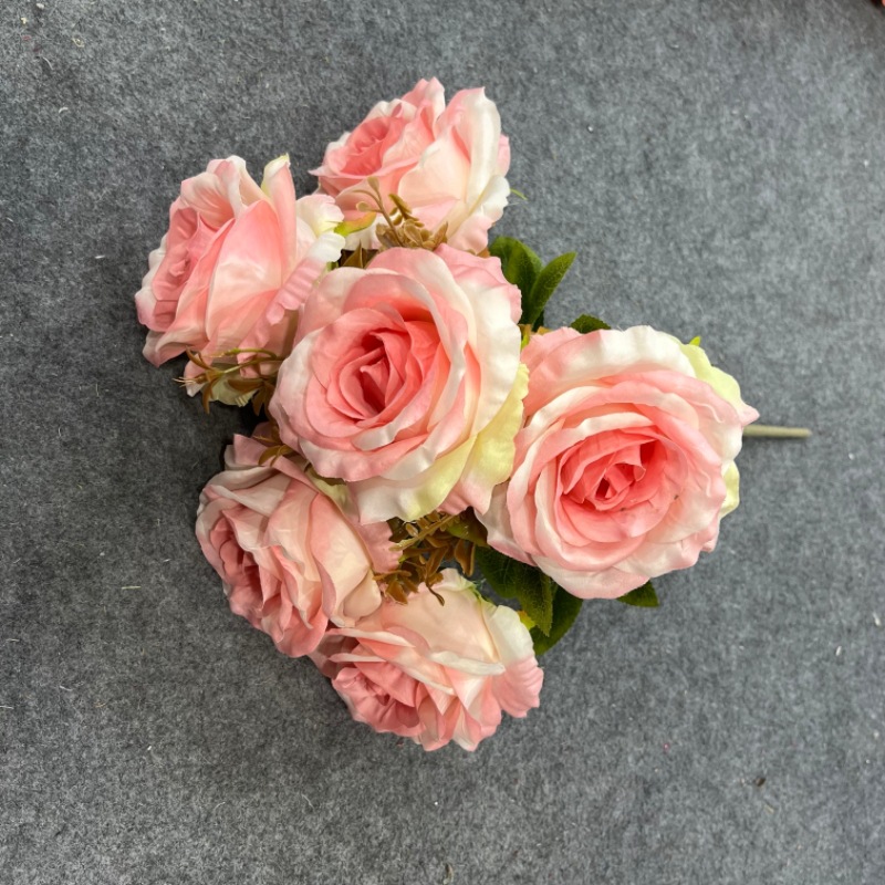 Ramo de Rosas Artificiales de Seda en Relieve para Mesa de Comedor y Boda image 9
