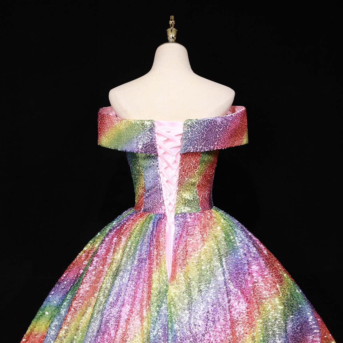 Damenbekleidung Braut verträumtes buntes Paillettenball-Performance-Kostüm mit einer Schulter Hochzeitskleid_voghion.com