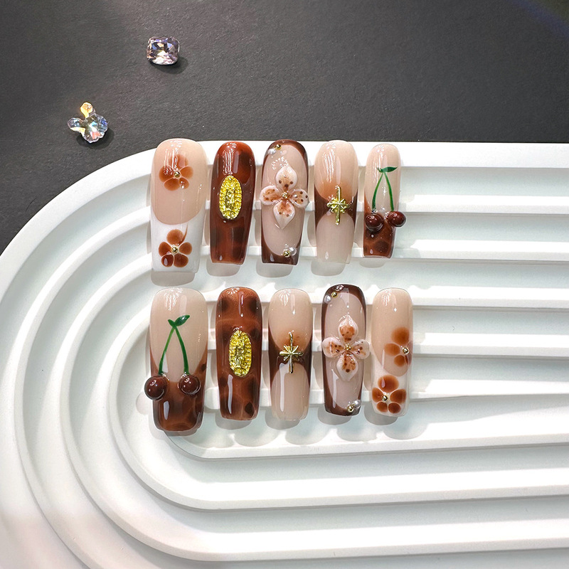 10Pcs 3cm Water Pipe Caramel Gradient with Three-Dimensional Carved Export European and American Pure Handmade Press-On Fake Nails Batch