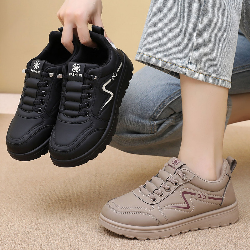2026 Autumn New Old Beijing Cloth Shoes for Women, Middle-Aged and Elderly Mothers' Casual Shoes, Waterproof, Non-Slip, Comfortable Work Shoes 2026 Autumn New Old Beijing Cloth Shoes for Women, Middle-Aged and Elderly Mothers' Casual Shoes, Waterproof, Non-Slip, Comfortable Work Shoes