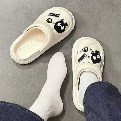 Cute women's shoes for hole shoes in summer, student dormitory slippers, platform sole beach head, half slippers, hole shoes