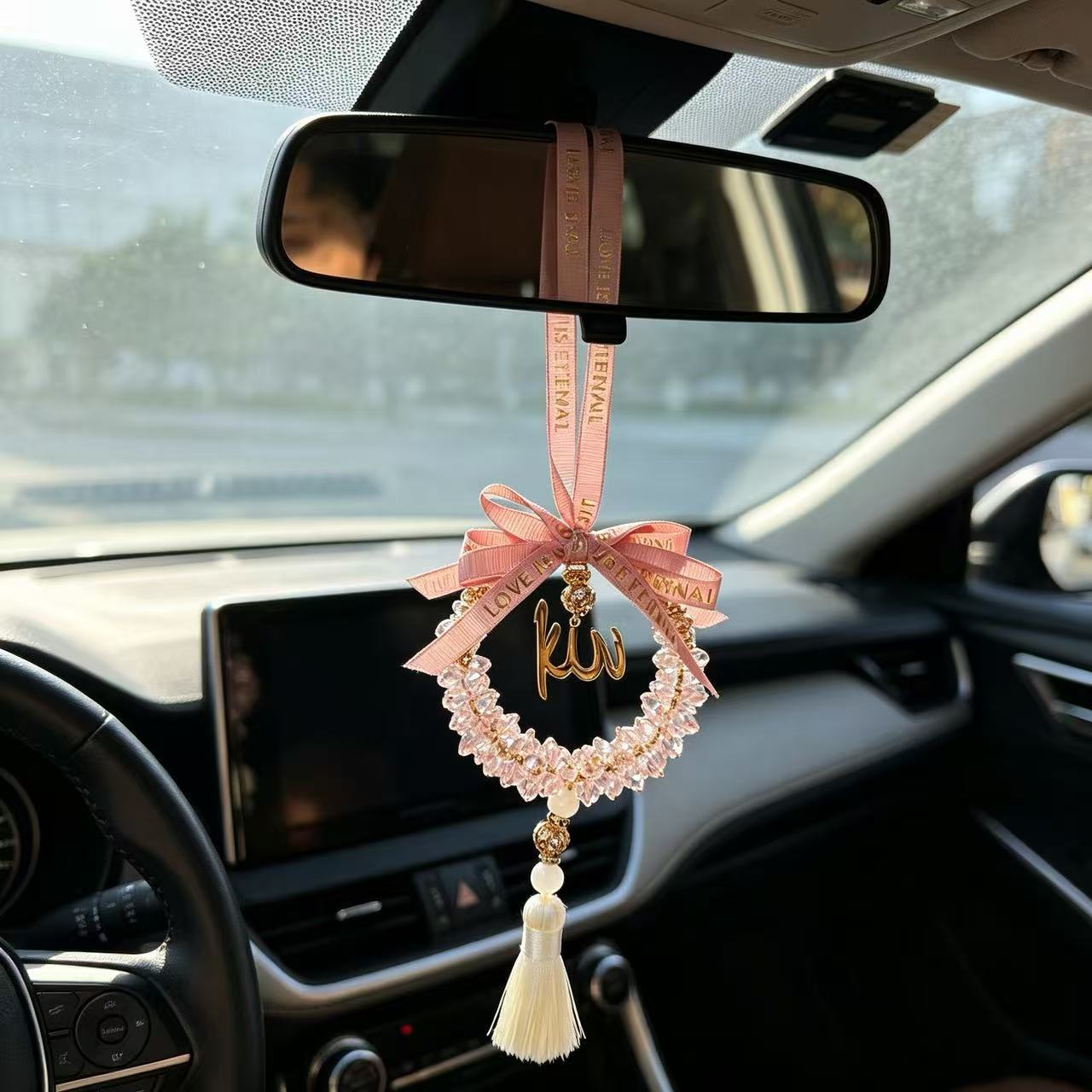 New high-end car pendant, crystal decorative hanging ornament, Southeast Asian cross-border car rearview mirror decoration