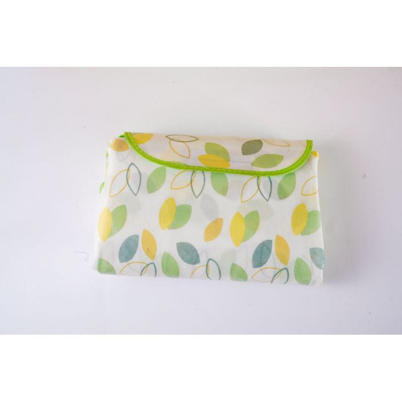 작은 날아다니는 나뭇잎