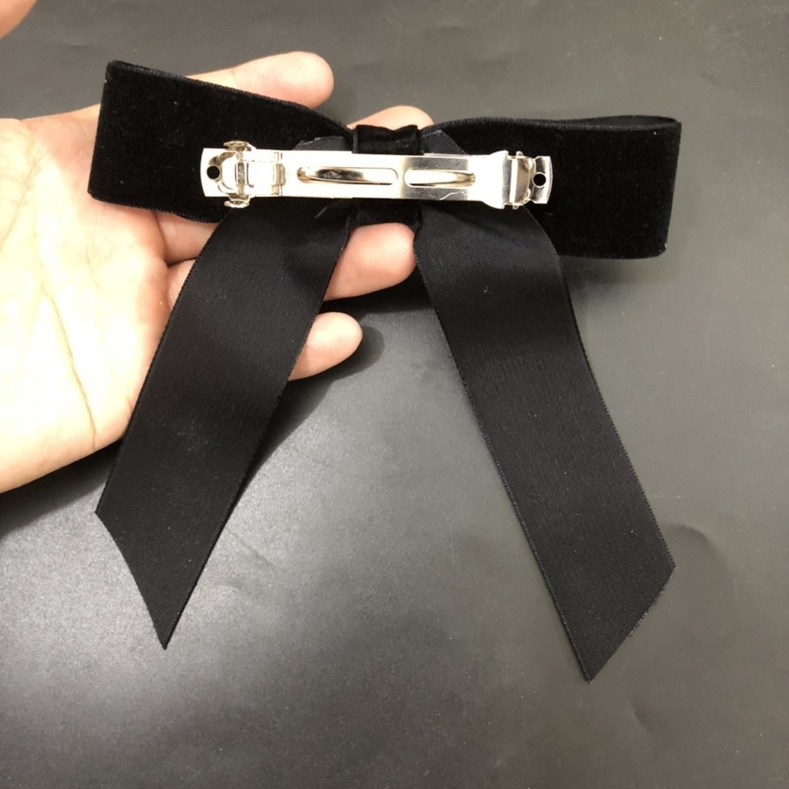 14cmx14 Chanel estilo cinta nuevo negro Cisne terciopelo arco oro estándar gran horquilla image 3