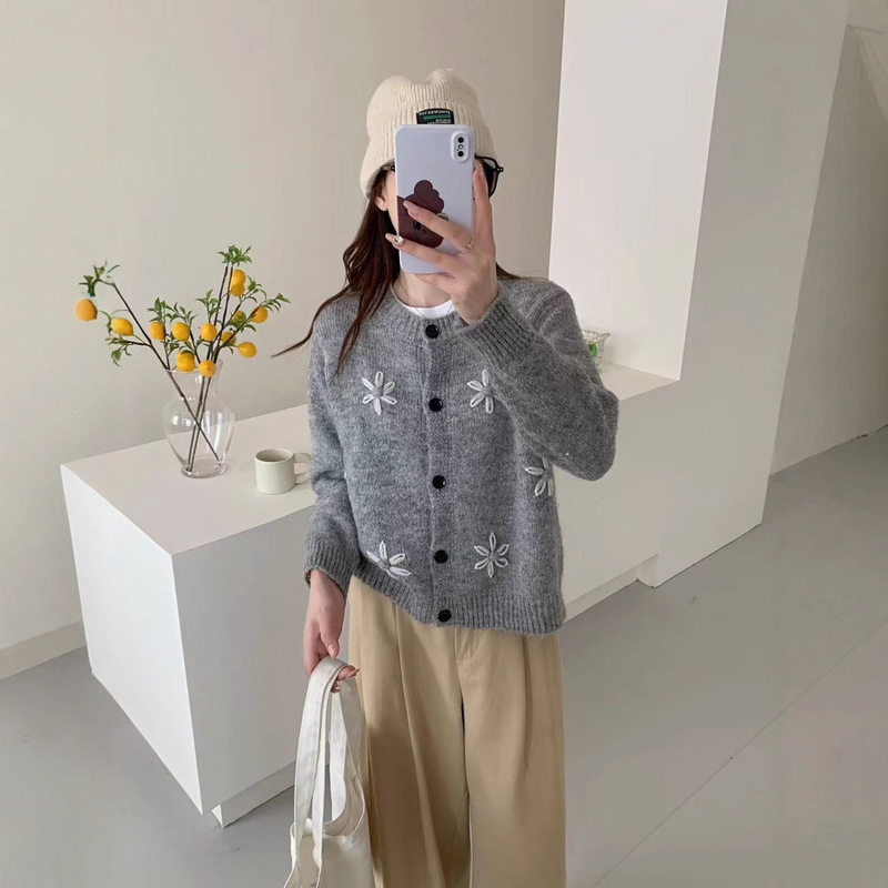 秋冬新款甜美宽松韩系圆领高级感针织衫毛衣女外套花朵针织女开衫|undefined