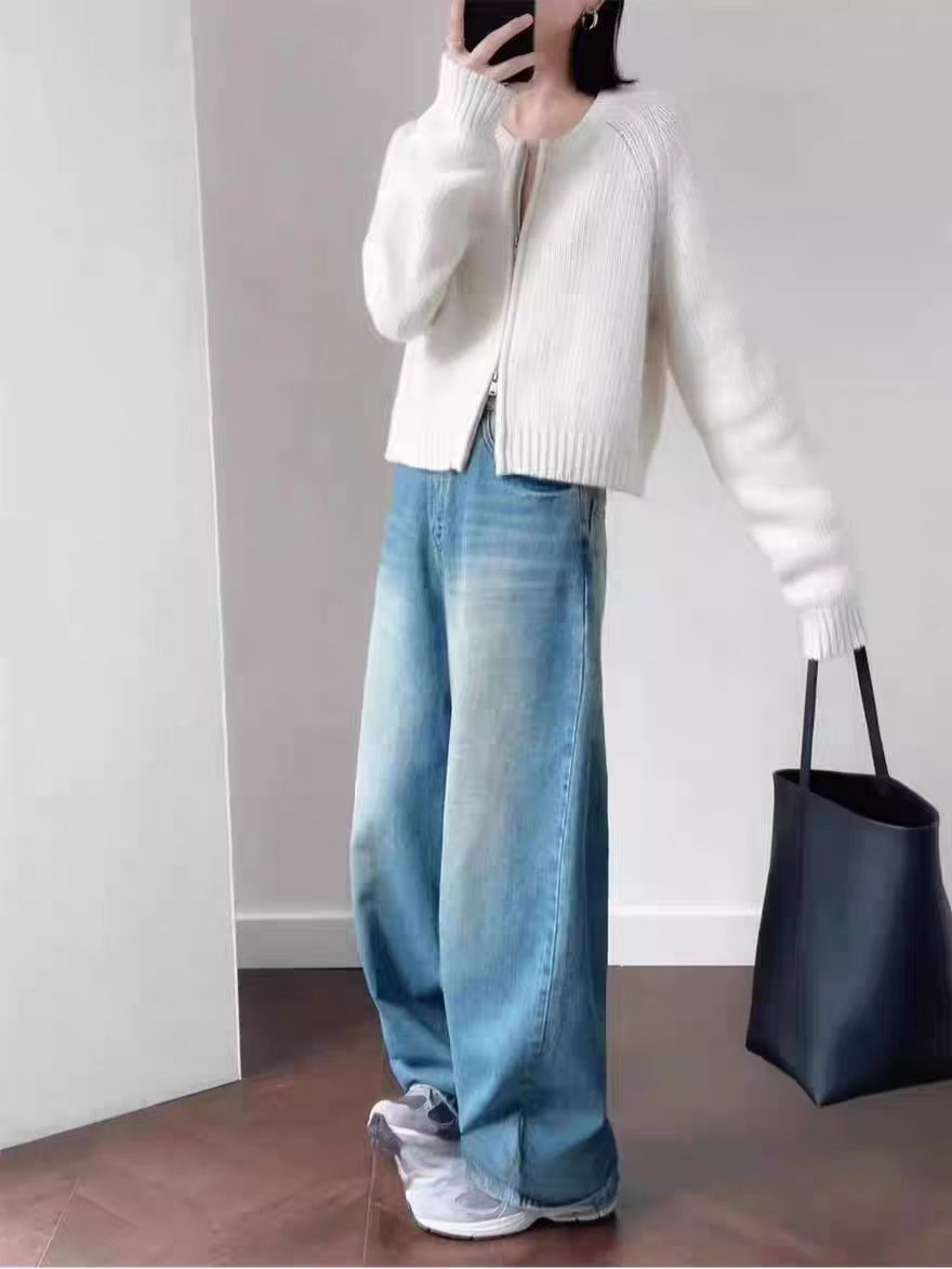 Woolen solid elegant cardigan with a round collar